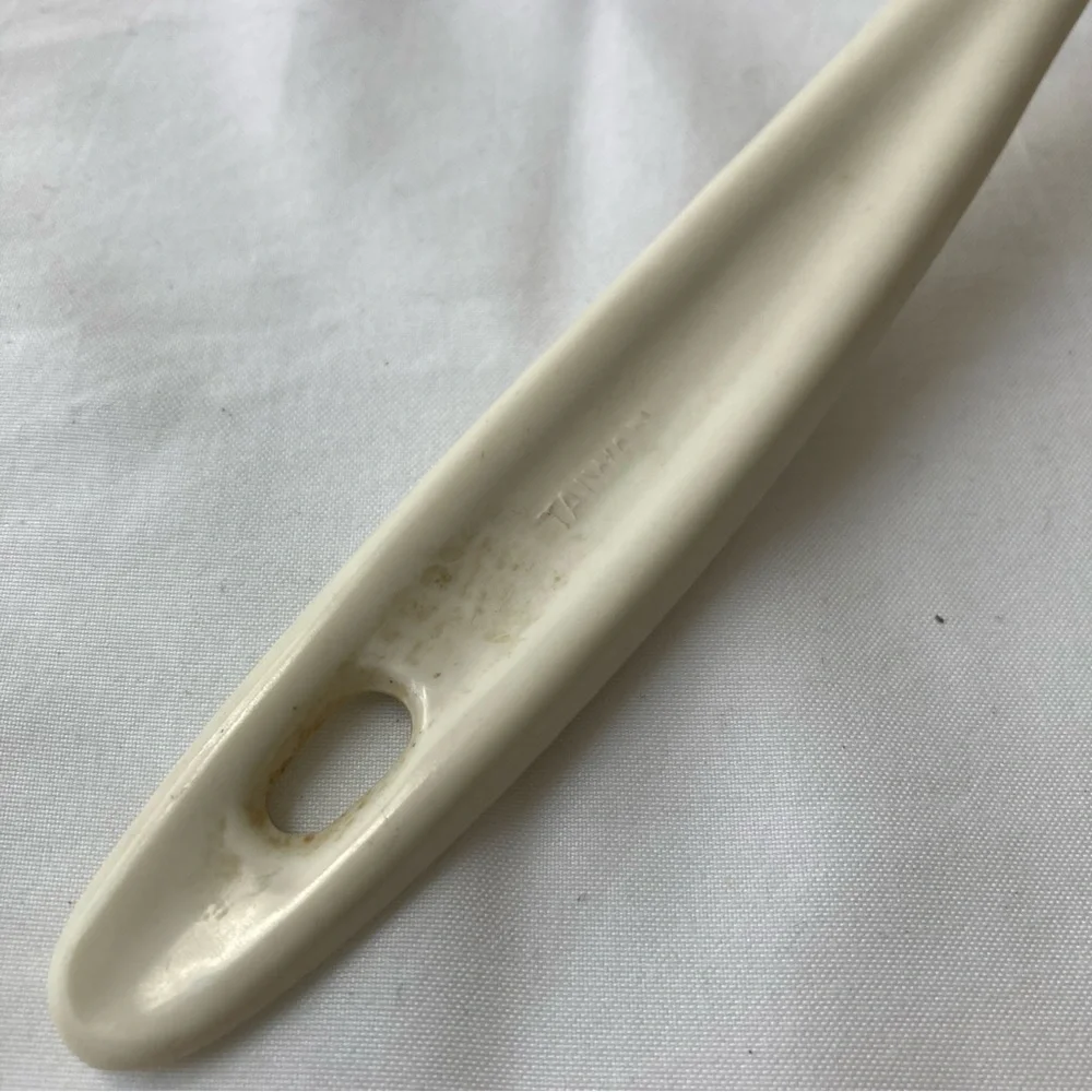 Vintage Nylon Soup Ladle Spoon Dipper Almond Beige Kitchen Utensil Taiwan Cook